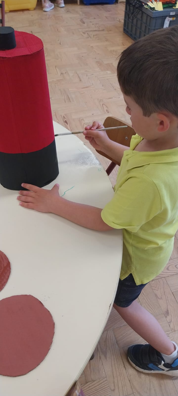 Pintura de cor preta.